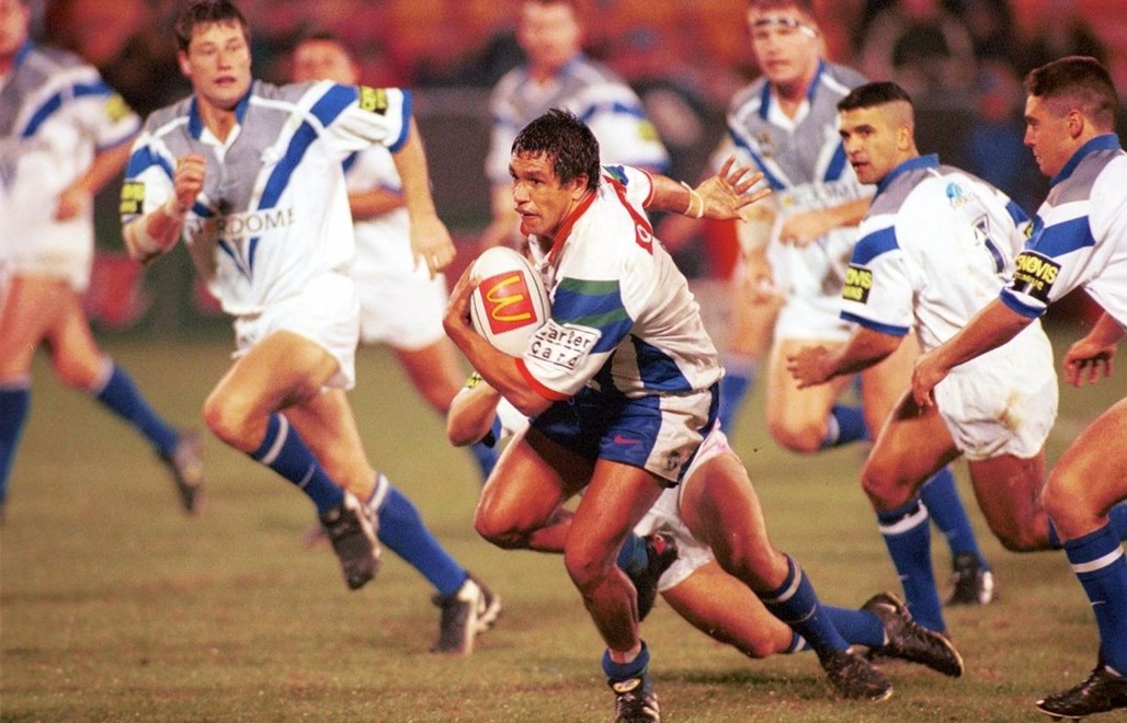 John Simon guiding the Vodafone Warriors to their first home win against Canterbury-Bankstown in 1999. Photo: www.photosport.co.nz