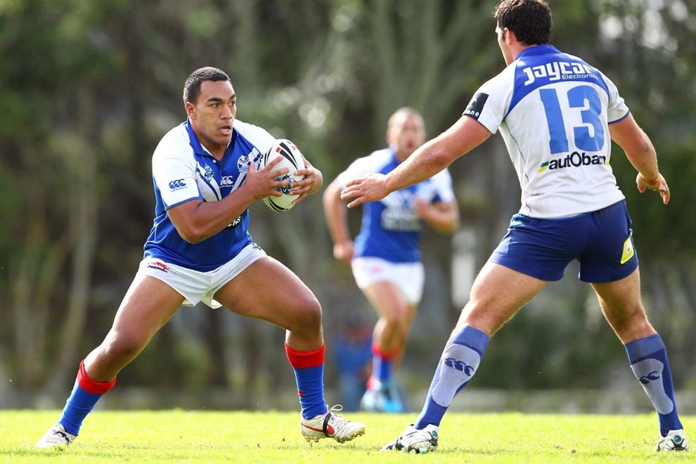 Daniel Palavi carting it up for the defunct Auckland Vulcans against the Bulldogs in the New South Wales Cup in 2012. www.photosport.co.nz