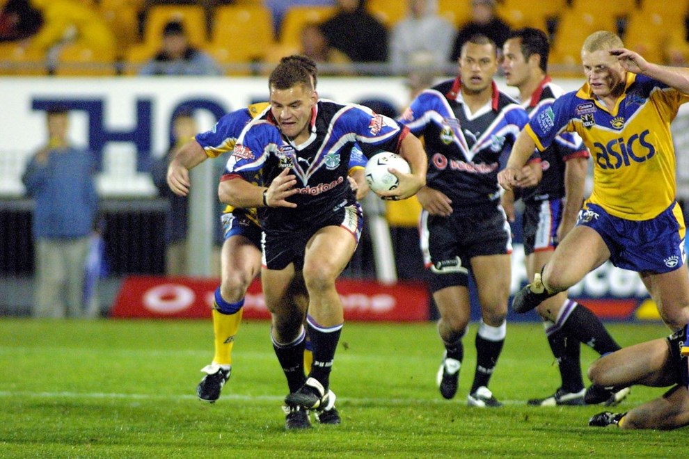 Richard Villasanti in action during the NRL rugby league match between the Warriors and Paramatta Eels, 7 July, 2001 at Ericsson Stadium, Auckland. Photo: Sandra Teddy/PHOTOSPORT037418 *** Local Caption ***  