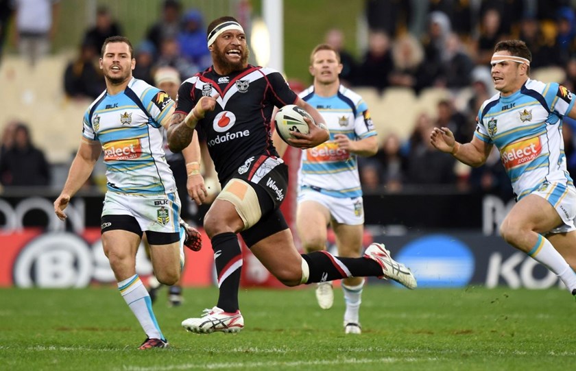 Manu Vatuvei on the charge.Vodafone Warriors v Gold Coast Titans. NRL Rugby League. Mt Smart Stadium, Auckland, New Zealand. Sunday 31 August 2014. Photo: Andrew Cornaga/www.Photosport.co.nz