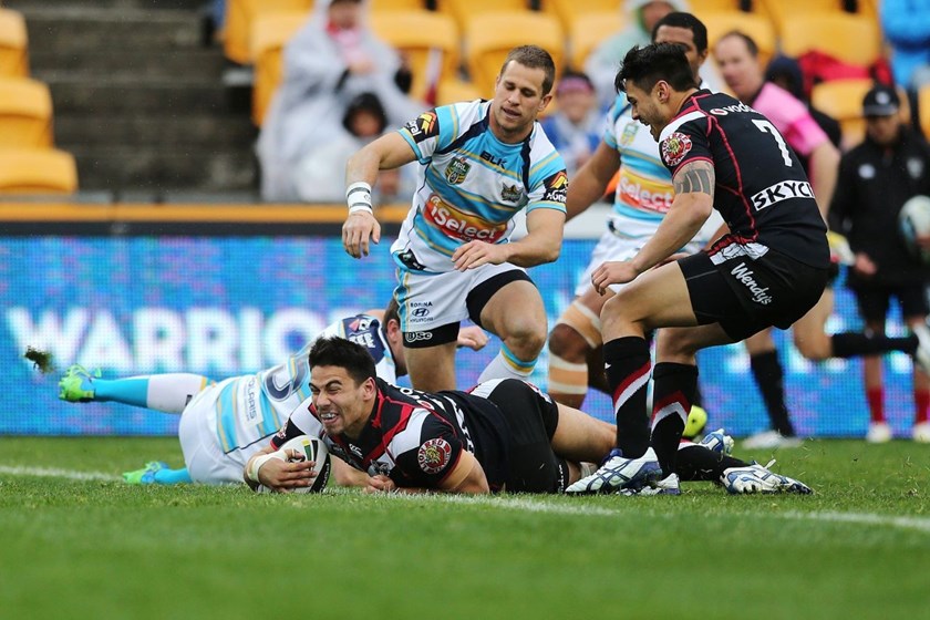 Ben Henry of the Warriors scores a try. Round 25 NRL Telstra Premiership game, Vodafone Warriors v Gold Coast Titans, Mt Smart Stadium, Auckland, New Zealand. Sunday 31 August 2014. Photo: www.photosport.co.nz