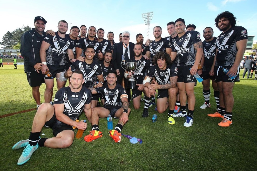 Sir Peter Leitch with the Kiwis after they retained the Sir Peter Leitch QSM Challenge Trophy with their 14-12 win against Toa Samoa in Whangarei on Saturday. Image | www.photosport.co.nz