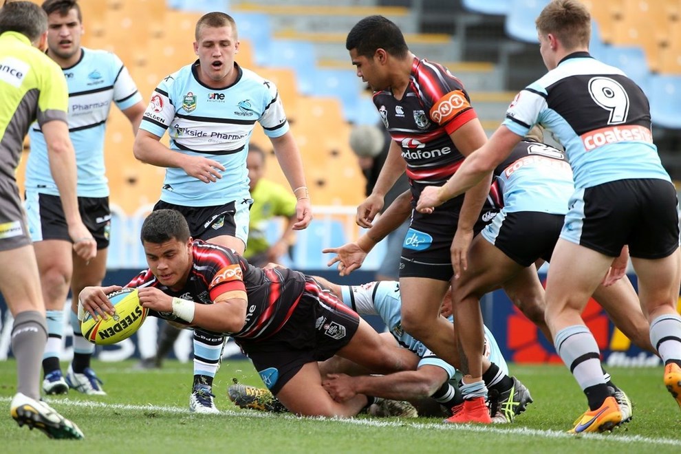 Junior Warriors player Casey Lafaele scores a try in the Holden Cup Rugby League, Vodafone Warriors v Cronulla Sharks s at Mt Smart Stadium, Auckland, New Zealand. 1 August 2015. Copyright Photo: Fiona Goodall / www.photosport.nz