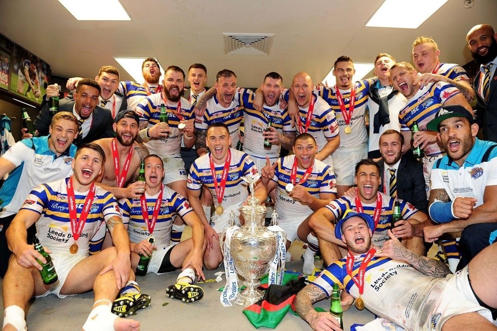 Picture by Simon Wilkinson/SWpix.com - 29/08/2015 - Rugby League - Ladbrokes Challenge Cup Final - Hull KR v Leeds Rhinos - Wembley Stadium, London, England -Leeds celebrate with the trophy.