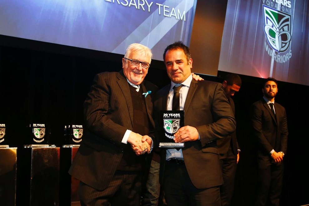 Stacy Jones recieves his People's Choice 20th Anniversary Team plaque from Sir Peter Leitch. Vodafone Warriors 21st Annual Awards, Sky City Auckland, Tuesday 15th September 2015. Photo: Shane Wenzlick / www.photosport.nz