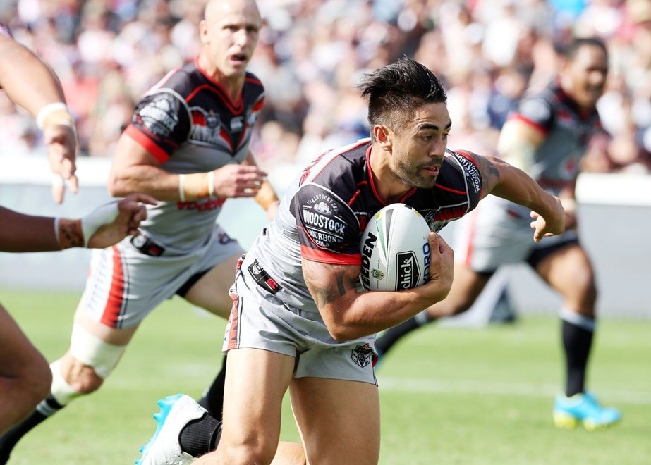 Shaun Johnson goes in to score
Roosters v Warriors NRL rugby league match at Central Coast Stadium, Gosford Australia. Saturday 3 April 2016. Photo: Paul Seiser/Photosport.nz