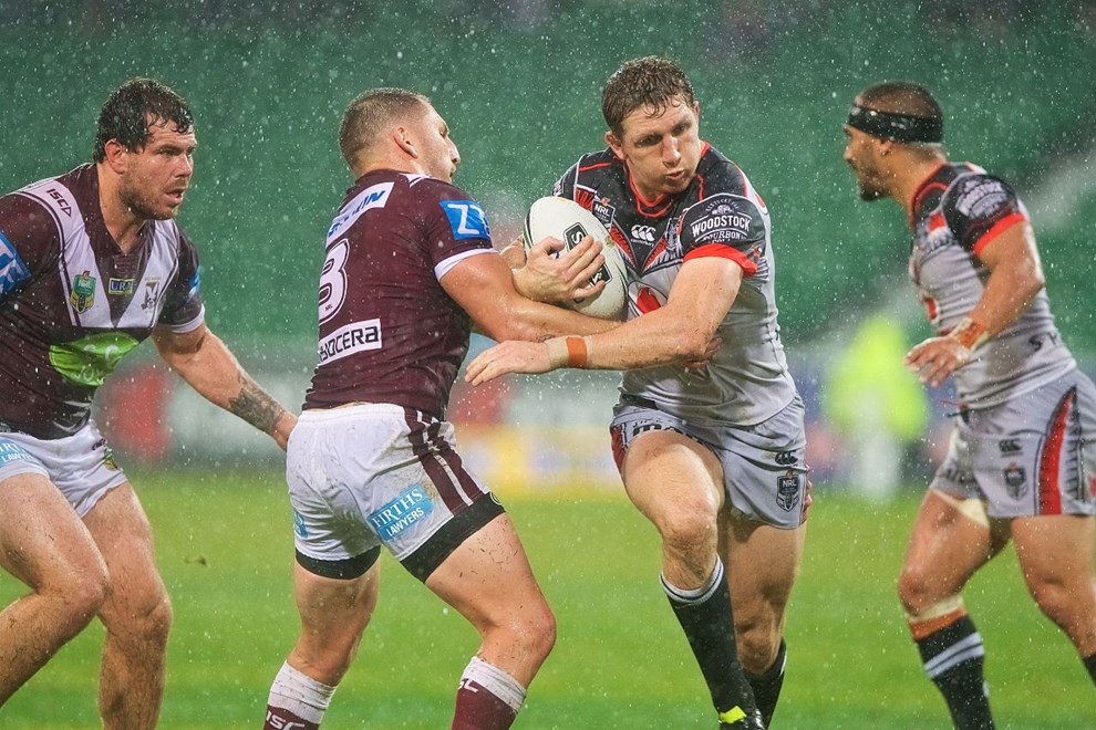 Ryan Hoffman of the Vodafone Warriors looks to break the line during the NRL match between the Vodafone Warriors and Manly Sea Eagles from NIB Stadium in Perth, Western Australia. 16th July 2016. Photo: Daniel Carson / photosport.co.nz