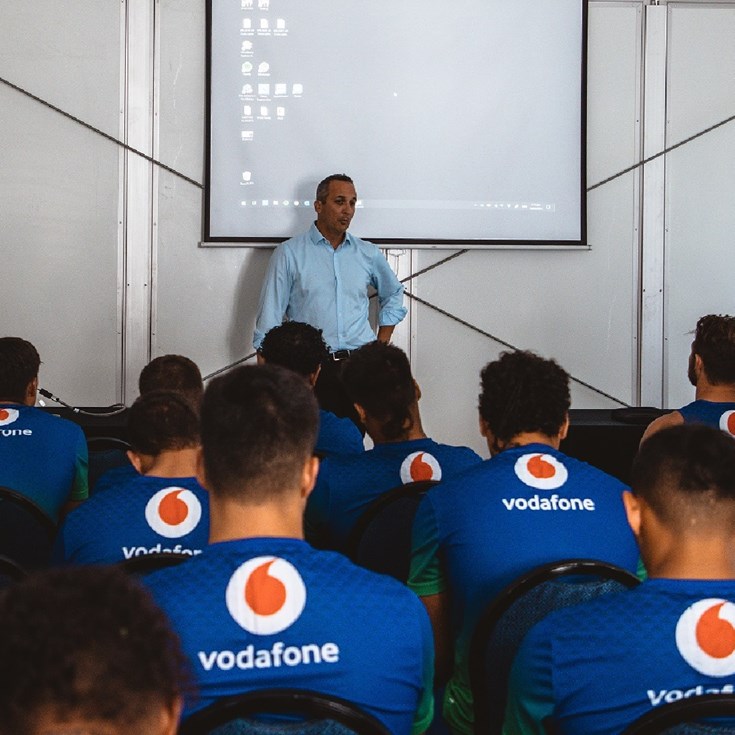 Abdo visits Vodafone Warriors at Central Coast base