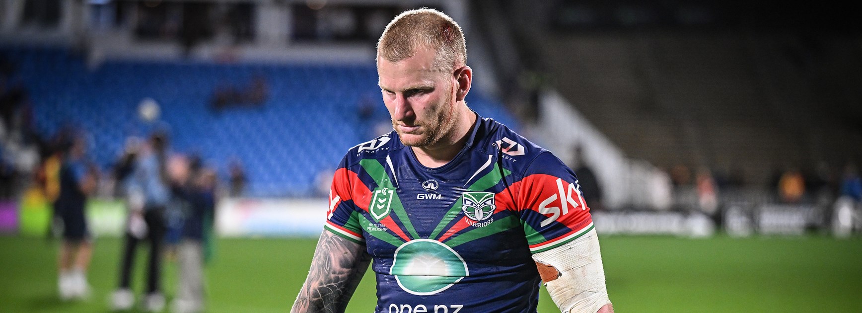 Barnett sidelined after breaking thumb