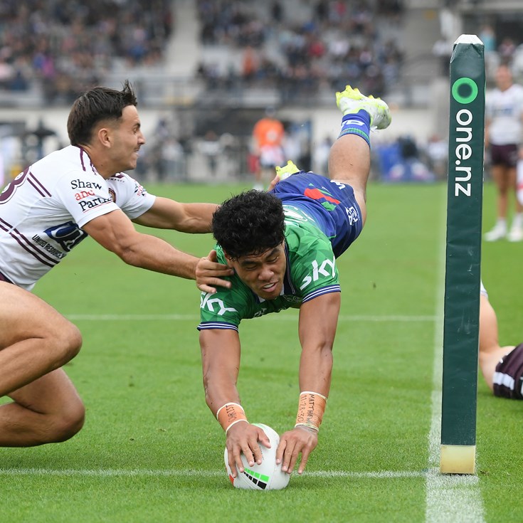Match Moment #3: Slick move creates try on left edge