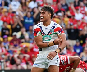 Live Blog: Warriors grab lead but Dolphins win it late